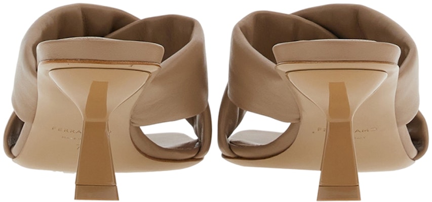 (Women) FERRAGAMO Leather Cross-Strap Chunky Heel Sandal 'Beige' 01F939-761900 Purchase (Women) FERRAGAMO Leather Cross-Strap Chunky Heel Sandal 'Beige' 01F939-761900