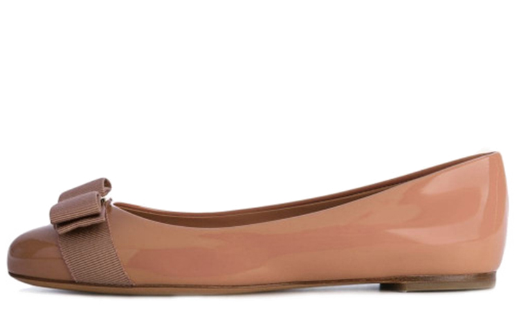 (W) FERRAGAMO Leather Flat 'Brown'