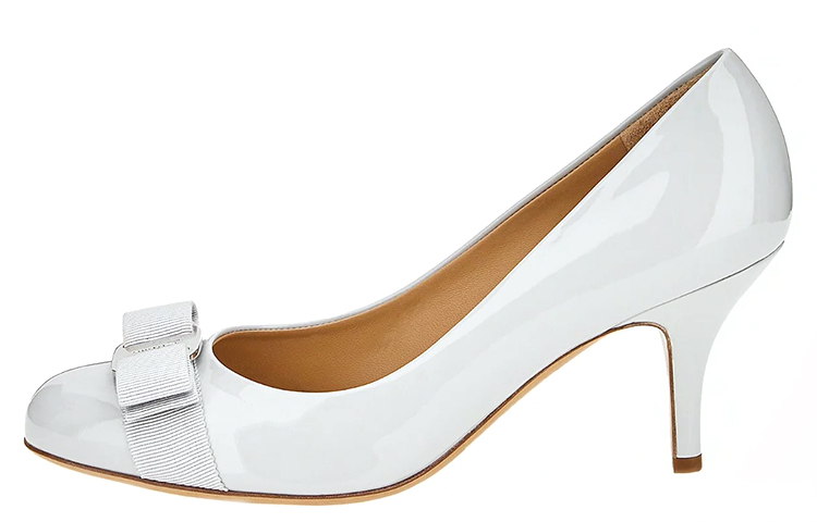 Buy (W) FERRAGAMO Kulit Tumit Tinggi 'Kelabu' 01B788?744750