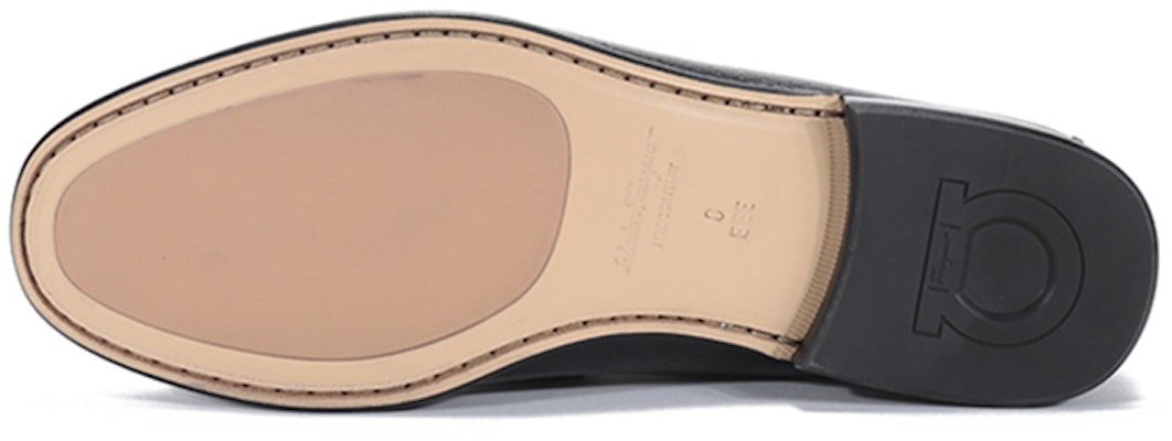 (W) FERRAGAMO Sepatu Kulit Loafer 'Hitam' 020139-741563 Details for (W) FERRAGAMO Sepatu Kulit Loafer 'Hitam' 020139-741563