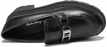 Purchase FERRAGAMO菲拉格慕 皮革徽章裝飾厚底 樂福鞋 女款 黑色