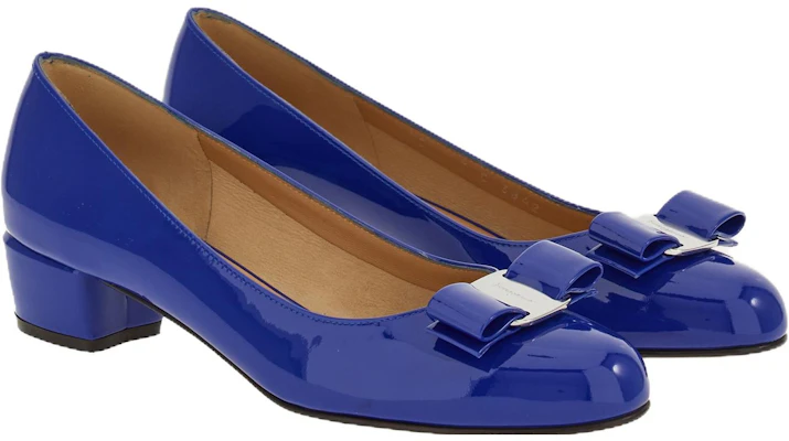 (W) FERRAGAMO Décolleté Blu in Pelle con Fiocco, Punta Tonda e Tacco Largo Comodo. 01B221-763694 Order (W) FERRAGAMO Décolleté Blu in Pelle con Fiocco, Punta Tonda e Tacco Largo Comodo. 01B221-763694