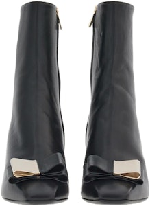 (W) Botines de cuero negro slip-on de punta redonda FERRAGAMO. 01G004-763184 Purchase (W) Botines de cuero negro slip-on de punta redonda FERRAGAMO. 01G004-763184