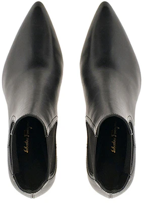 (W) FERRAGAMO Logo-Embossed Chelsea Laarzen met Hak ''Zwart'' 01B736-745259 Lookbook (W) FERRAGAMO Logo-Embossed Chelsea Laarzen met Hak ''Zwart'' 01B736-745259