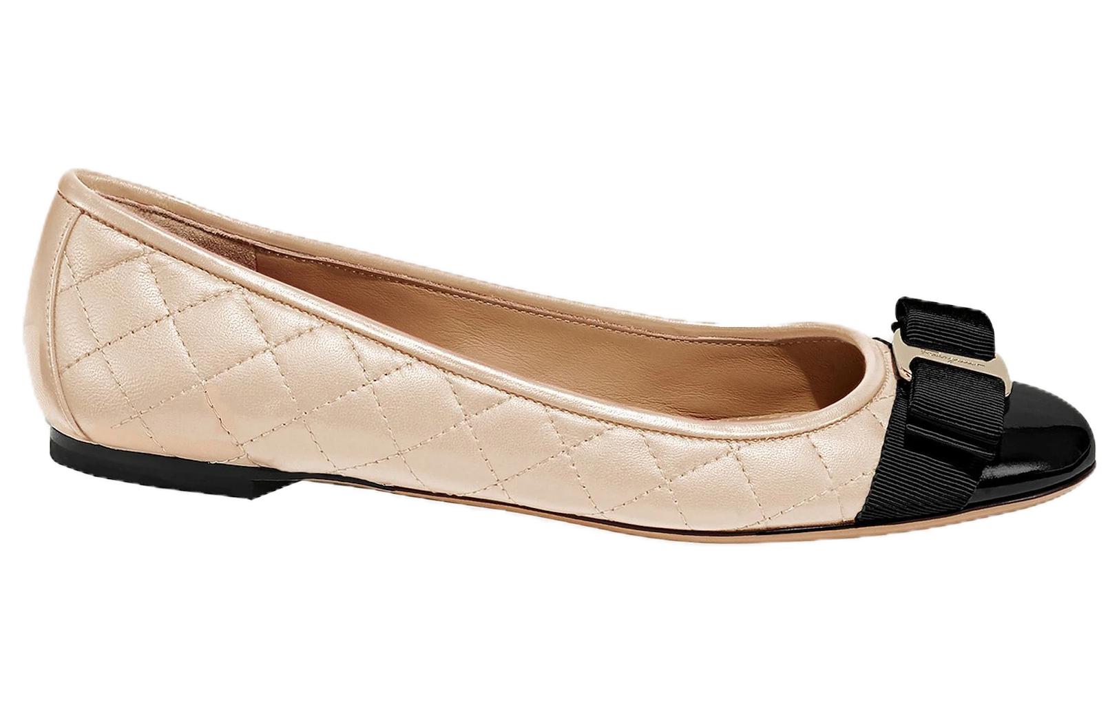 Order (W) FERRAGAMO Sepatu Rendah 'Nude Black' 01M831-702228