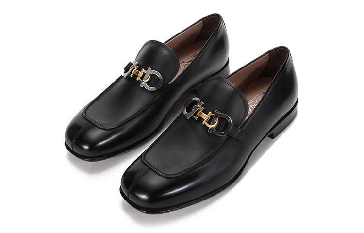 【美品】Ferragamo ガンチーニ ゴールド レザーローファー 黒 Salvatore Ferragamo サルバトーレフェラガモ 革靴 ガンチーニ