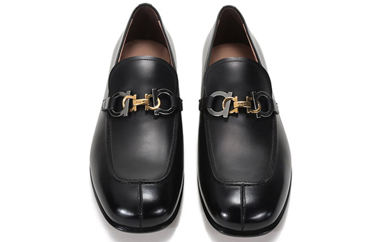 【美品】Ferragamo ガンチーニ ゴールド レザーローファー 黒 Salvatore Ferragamo サルバトーレフェラガモ 革靴 ガンチーニ