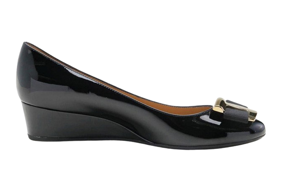 Order (W) 菲拉格慕黑色漆皮蝴蝶结坡跟高跟鞋 01H224-592353