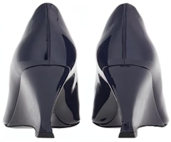 (W) FERRAGAMO Sepatu Kitten Hak Kulit Paten 'Gradasi Biru' 01G525-767928 Shop (W) FERRAGAMO Sepatu Kitten Hak Kulit Paten 'Gradasi Biru' 01G525-767928