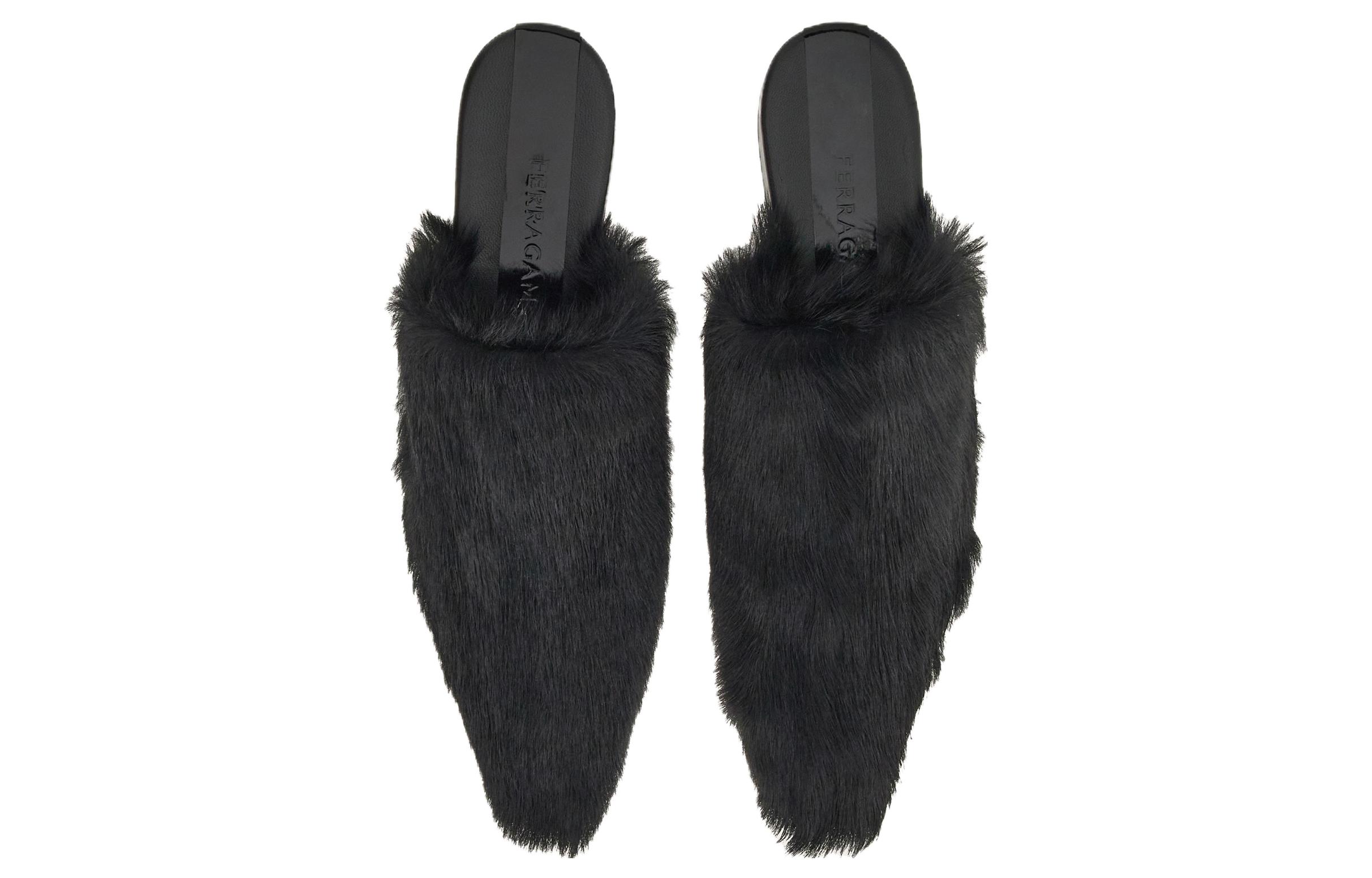 Shop (W) FERRAGAMO Sepatu Hak Runcing Kulit 'Black Comfort' 01G342-766413