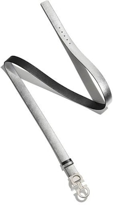 (W) 菲拉格慕可双面用Gancini银扣皮带 2.5厘米宽 23A565-717193 Lookbook (W) 菲拉格慕可双面用Gancini银扣皮带 2.5厘米宽 23A565-717193