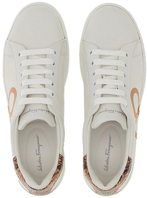 FERRAGAMO菲拉格姆 牛皮 經典繫帶 低筒 時尚板鞋 女款 白米色 Lookbook FERRAGAMO菲拉格姆 牛皮 經典繫帶 低筒 時尚板鞋 女款 白米色