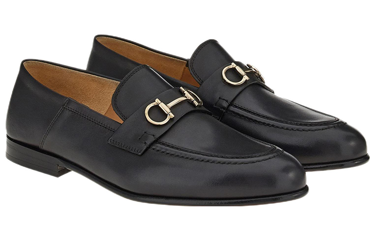 Lookbook FERRAGAMO菲拉格慕 Gancini 牛皮 休閒搭扣 樂福鞋 女款 黑色