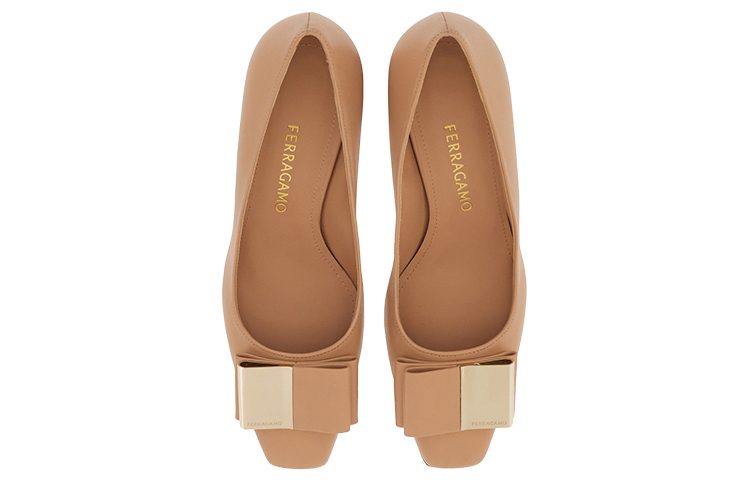 Lookbook FERRAGAMO菲拉格慕 皮革 雙蝴蝶結 粗跟 高跟鞋 6cm 女款 米色