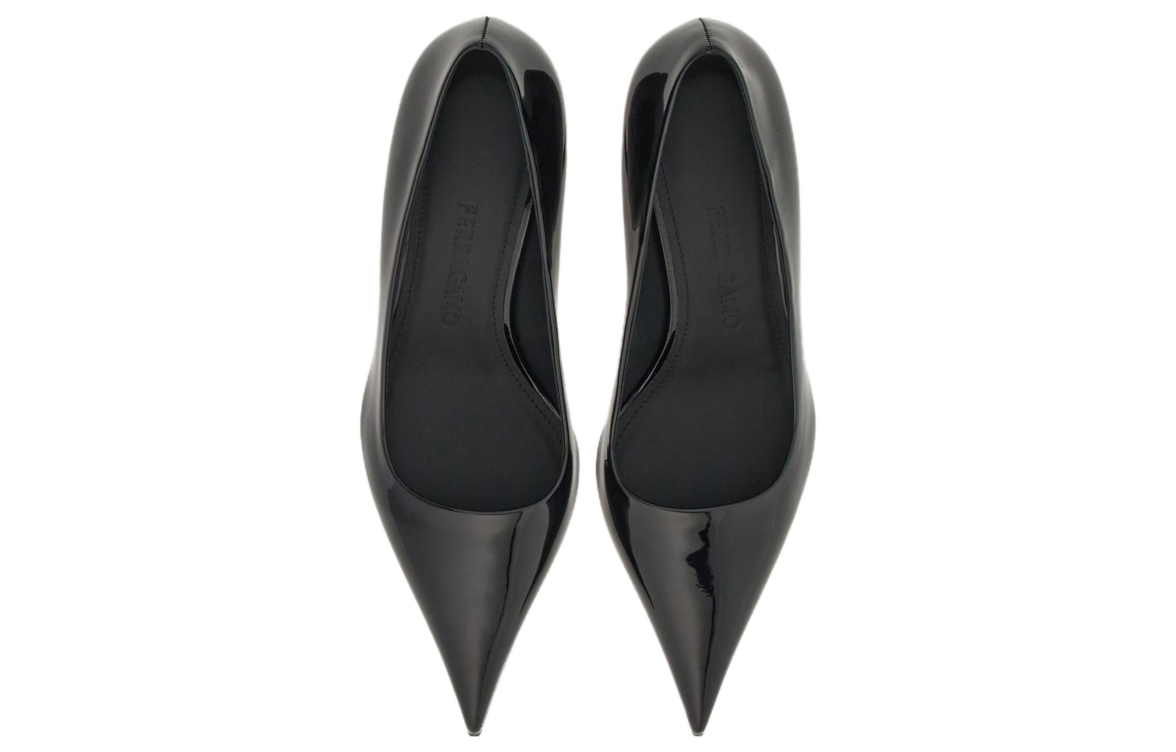 Shop FERRAGAMO費拉格謨 漆皮 尖頭套穿 異形跟 高筒鞋 5cm 女款 黑色