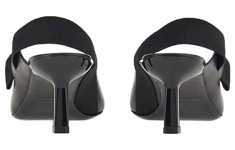 Shop FERRAGAMO菲拉格穆 Vara 皮革 蝴蝶結露跟 細跟 高跟鞋 5.5cm 女款 黑色