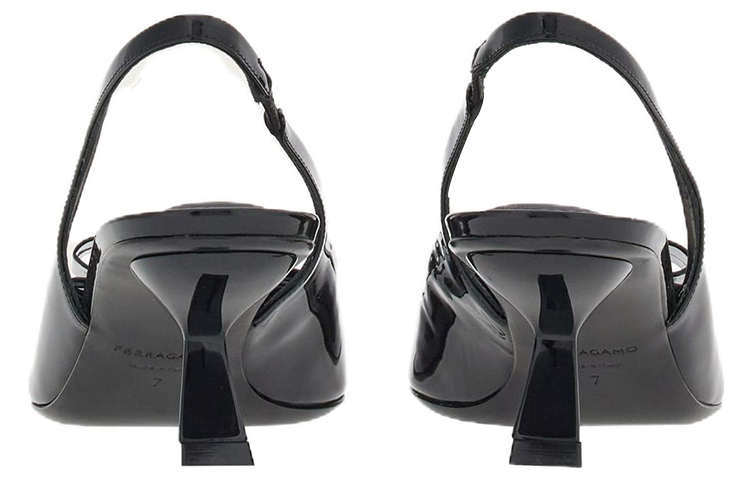 Shop (W) FERRAGAMO Salvatore Vara 'Sepatu Hak Kecil Hitam' 01E984763746