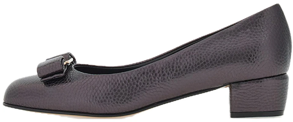 (W) FERRAGAMO Salvatore Vara ''Schwarze Leder-Kitten-Heels'' 01G499-766439 Buy (W) FERRAGAMO Salvatore Vara ''Schwarze Leder-Kitten-Heels'' 01G499-766439