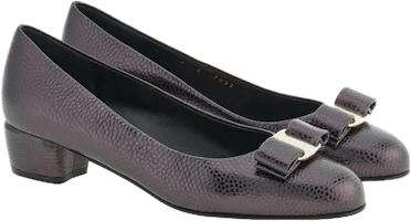 Lookbook (W) FERRAGAMO Salvatore Vara ''Tacchi Bassi in Pelle Nera'' 01G499-766439
