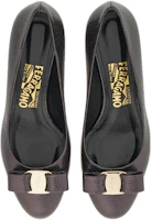 Shop (W) FERRAGAMO Salvatore Vara ''Tacchi Bassi in Pelle Nera'' 01G499-766439
