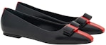 Shop (W) FERRAGAMO Salvatore Vara 'Flat Kulit Hitam Berhujung Runcing' 01G355-766409