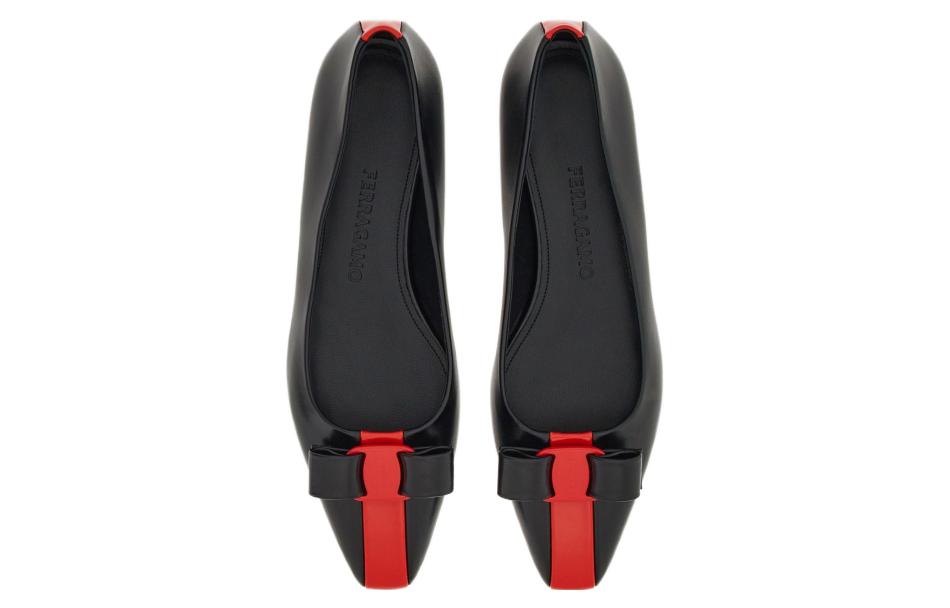 Purchase (W) FERRAGAMO Salvatore Vara ''Ballerines en Cuir Noir à Bout Pointu'' 01G355-766409