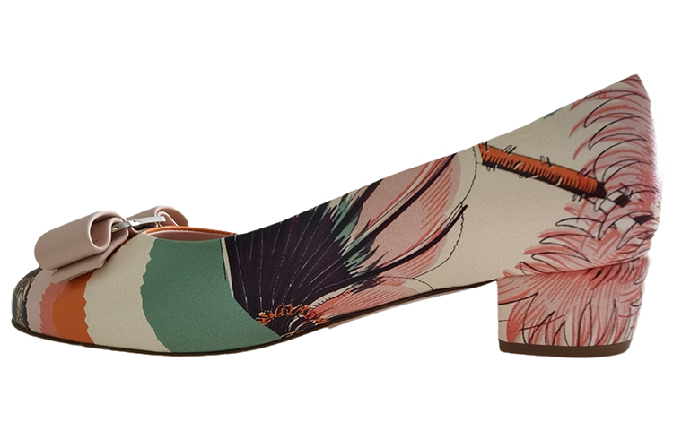 (W) FERRAGAMO Salvatore Vara 'Chic Chunky Heel'