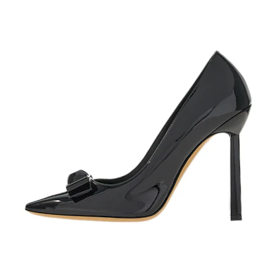 (W) FERRAGAMO Salvatore Vara 'Patent Black'