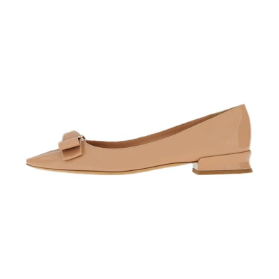 (W) FERRAGAMO Salvatore Vara Flats 'Patent Brown Bow'