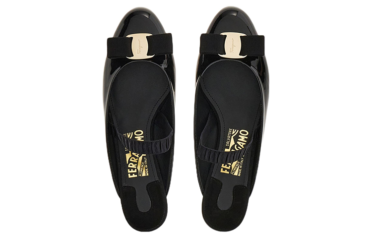 Shop (W) FERRAGAMO Salvatore Vara Lage Hak ''Zwarte Lakstrik'' 01E180-757767