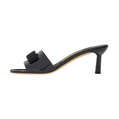 (W) FERRAGAMO Salvatore Vara Patent 'Black Bow'