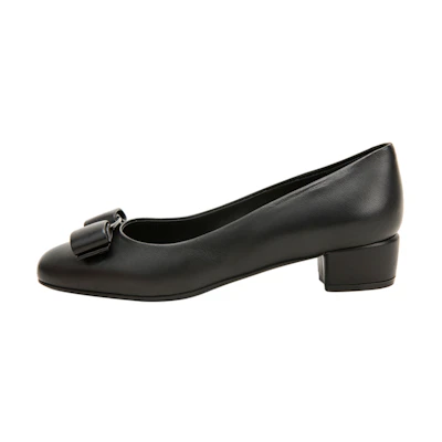 (W) FERRAGAMO Salvatore Vara Pump 'Black Bow'