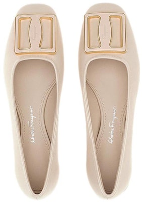 (W) FERRAGAMO 方头平底鞋 "白扣" 01C725-748713 Shop (W) FERRAGAMO 方头平底鞋 "白扣" 01C725-748713