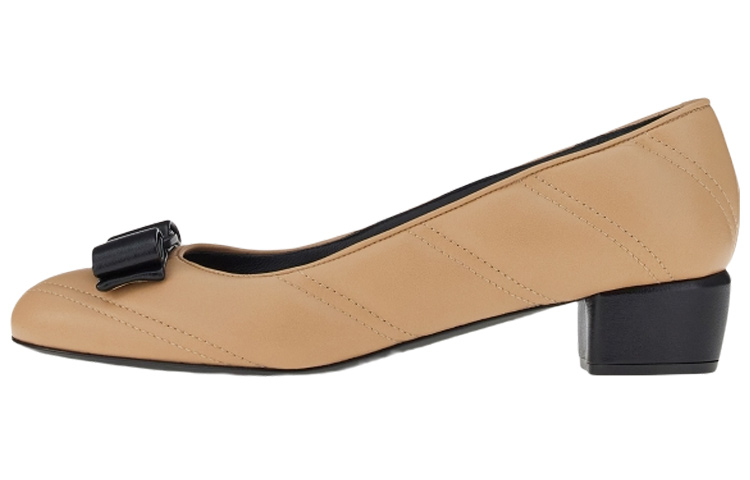 (Women) FERRAGAMO Vara 'Beige Bow' 01C983-750370