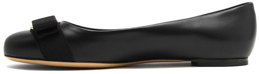 (W) フェラガモ Vara ブラック 01A181-576597 Buy (W) フェラガモ Vara ブラック 01A181-576597