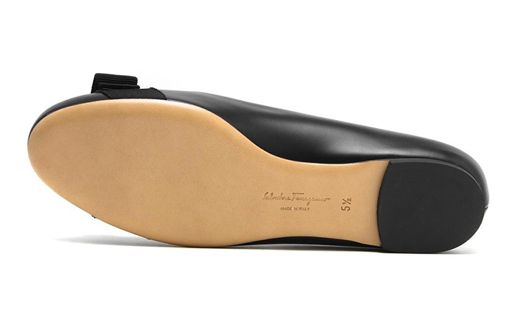 Shop (W) FERRAGAMO Vara 'Hitam' 01A181-576597