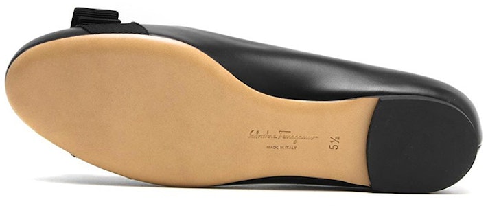 (W) フェラガモ Vara ブラック 01A181-576597 Shop (W) フェラガモ Vara ブラック 01A181-576597