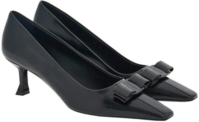 (W) FERRAGAMO Vara ''Zwarte Strik Kitten Hakjes'' 01G509-766401 Lookbook (W) FERRAGAMO Vara ''Zwarte Strik Kitten Hakjes'' 01G509-766401