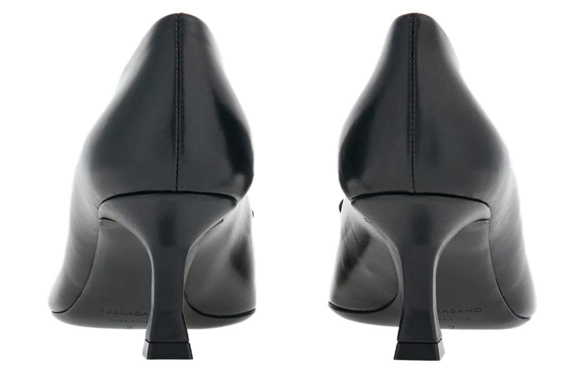 Purchase (W) FERRAGAMO Vara ''Zwarte Strik Kitten Hakjes'' 01G509-766401