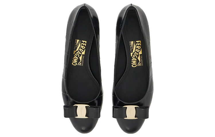 Lookbook (W) FERRAGAMO Vara 黑色真皮小猫跟鞋 01G190-763667