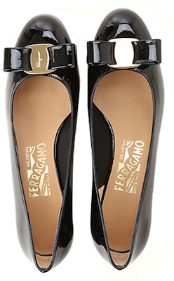 (W) フェラガモ Vara ブラックパテントボウ VARA1-0591963 Purchase (W) フェラガモ Vara ブラックパテントボウ VARA1-0591963