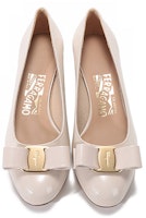 Ferragamo 費拉高莫 Vara蝴蝶結高筒鞋 女款 米白色 Shop Ferragamo 費拉高莫 Vara蝴蝶結高筒鞋 女款 米白色