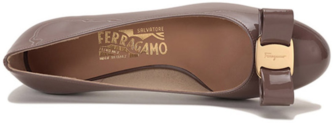 (W) FERRAGAMO Vara 'Camel Bowknot' - Tali Ikat Bowknot Coklat Muda 01B221-740693 Purchase (W) FERRAGAMO Vara 'Camel Bowknot' - Tali Ikat Bowknot Coklat Muda 01B221-740693
