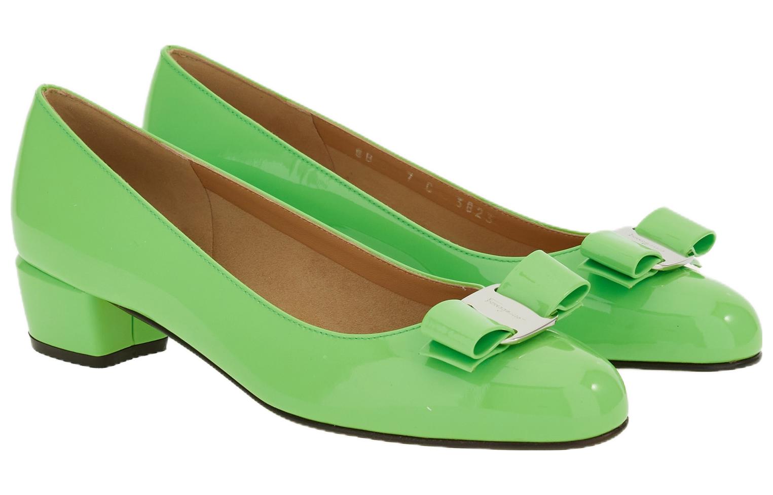 Lookbook (W) FERRAGAMO Vara ''Groene Leren Lage Hak'' 01B221-763696