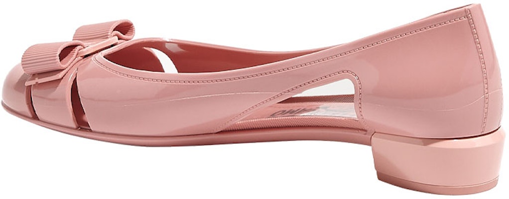 (W) FERRAGAMO Vara 'Jelly Pink' kasut wanita dalam warna merah jambu. 035656726365 Lookbook (W) FERRAGAMO Vara 'Jelly Pink' kasut wanita dalam warna merah jambu. 035656726365