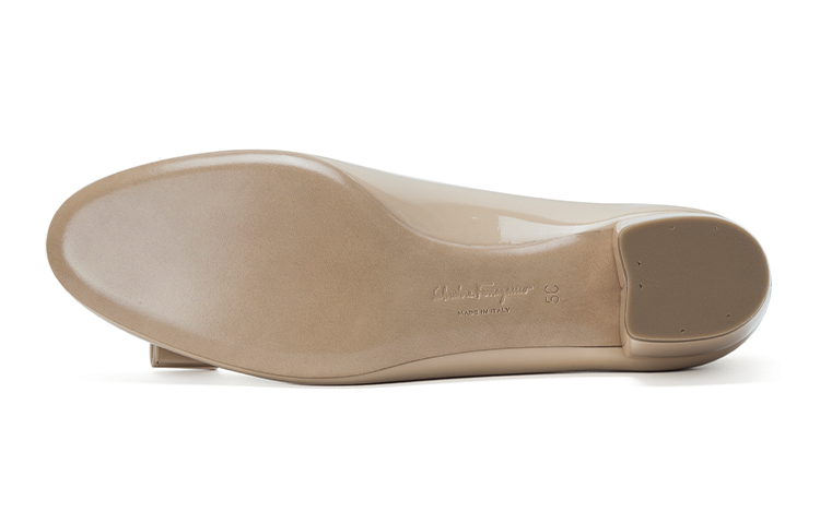 Shop (W) FERRAGAMO Vara 'Lazo Nude'. 01B221-529556