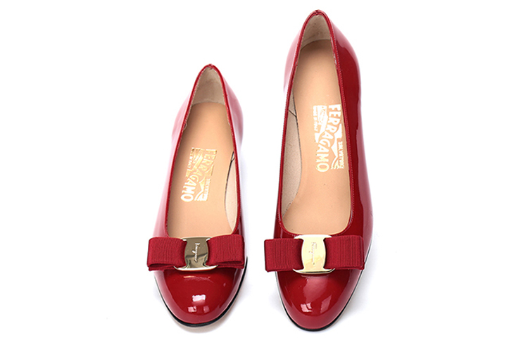 Lookbook (W) フェラガモ Vara レッドパテント 017468-591947