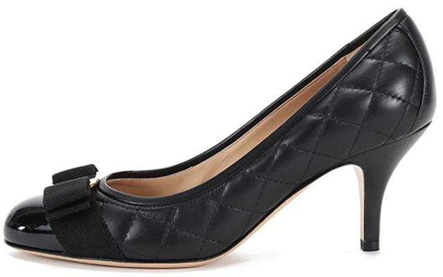 (W) FERRAGAMO Vara Strik Hoge Hakken ''Zwart'' 01N674-692392 Buy (W) FERRAGAMO Vara Strik Hoge Hakken ''Zwart'' 01N674-692392