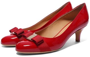 (W) FERRAGAMO Vara Bow Pump 'Rosso Patent' Kasut Tumit Tinggi Merah Kilat 01B792-592182 Lookbook (W) FERRAGAMO Vara Bow Pump 'Rosso Patent' Kasut Tumit Tinggi Merah Kilat 01B792-592182