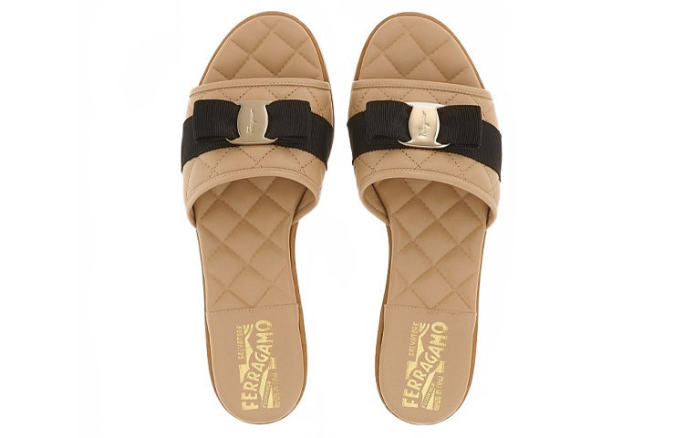 Lookbook (W) フェラガモ Varaボウ スニーカー (ベージュ) 01D474-754668